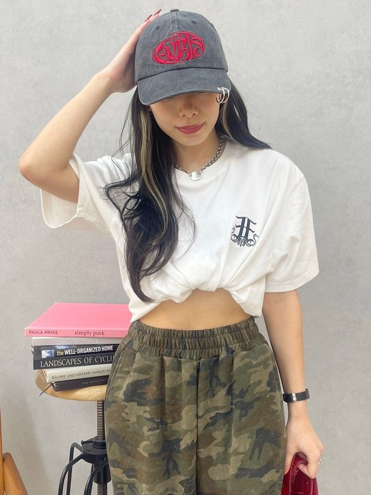 EVRIS E emblemカラーTシャツ
