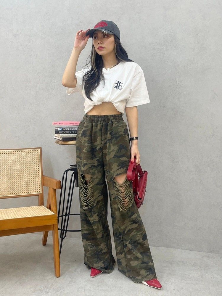 EVRIS E emblemカラーTシャツ