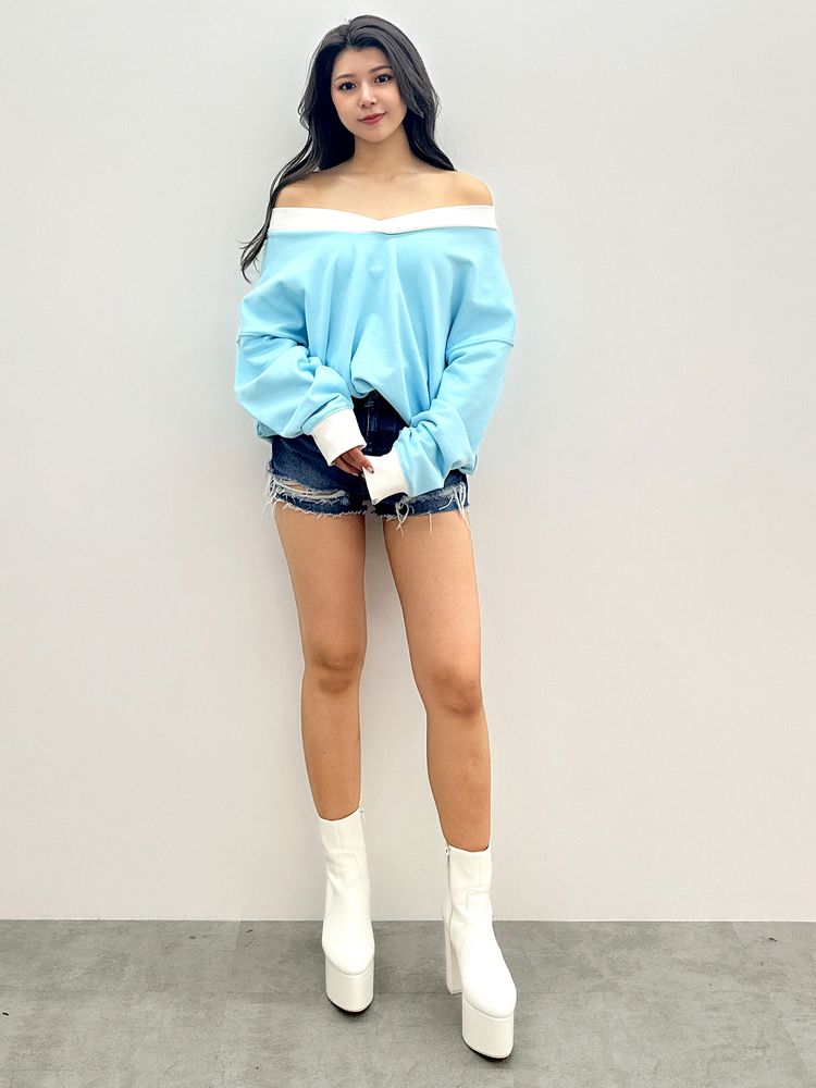 GYDA BICOLOR POSH BUNNY Vネックスウェットトップス