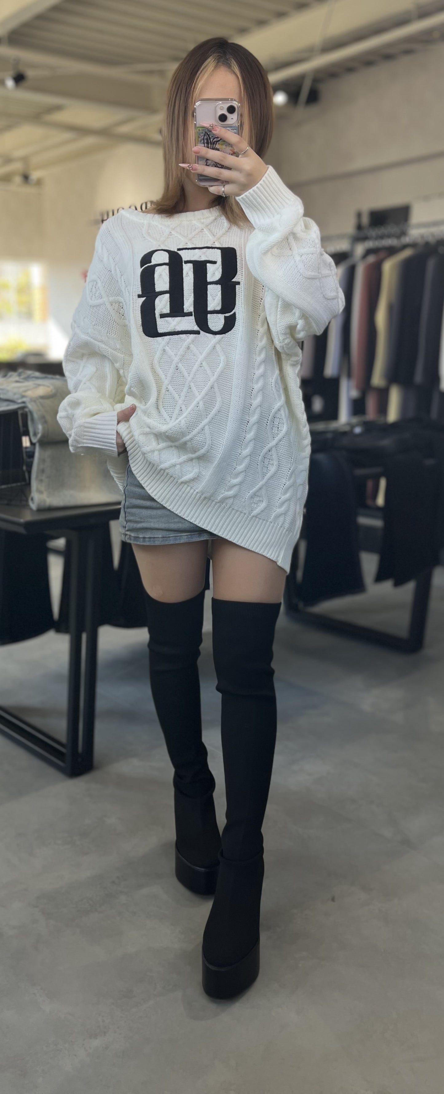 GYDA BIG GYGYロゴ刺繍ケーブルニットトップス