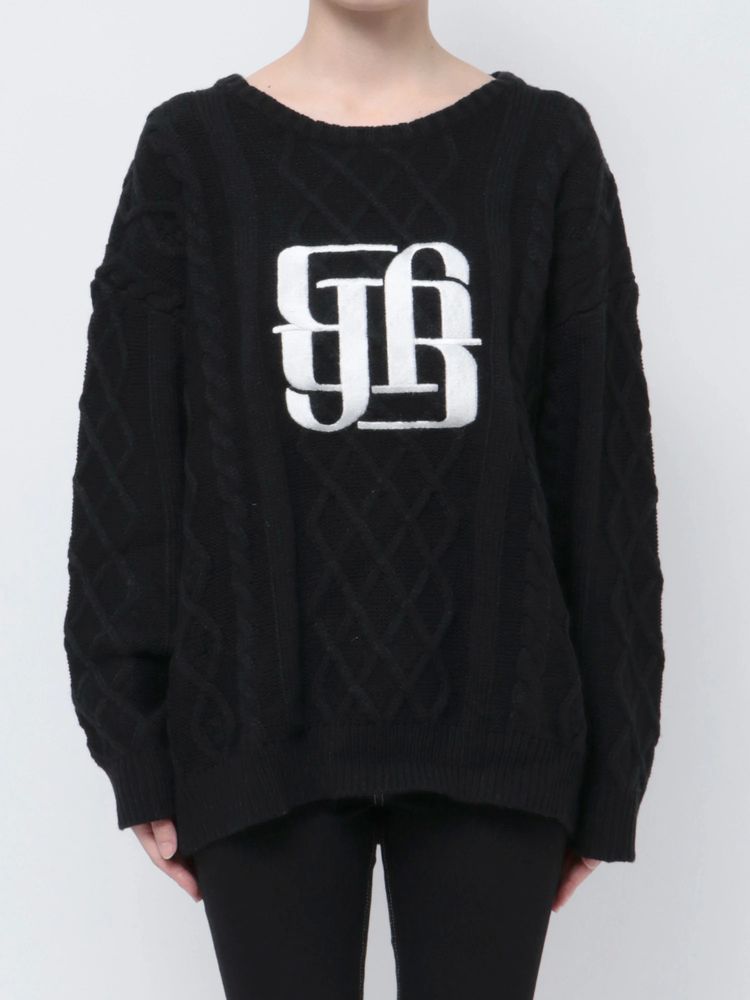 GYDA BIG GYGYロゴ刺繍ケーブルニットトップス
