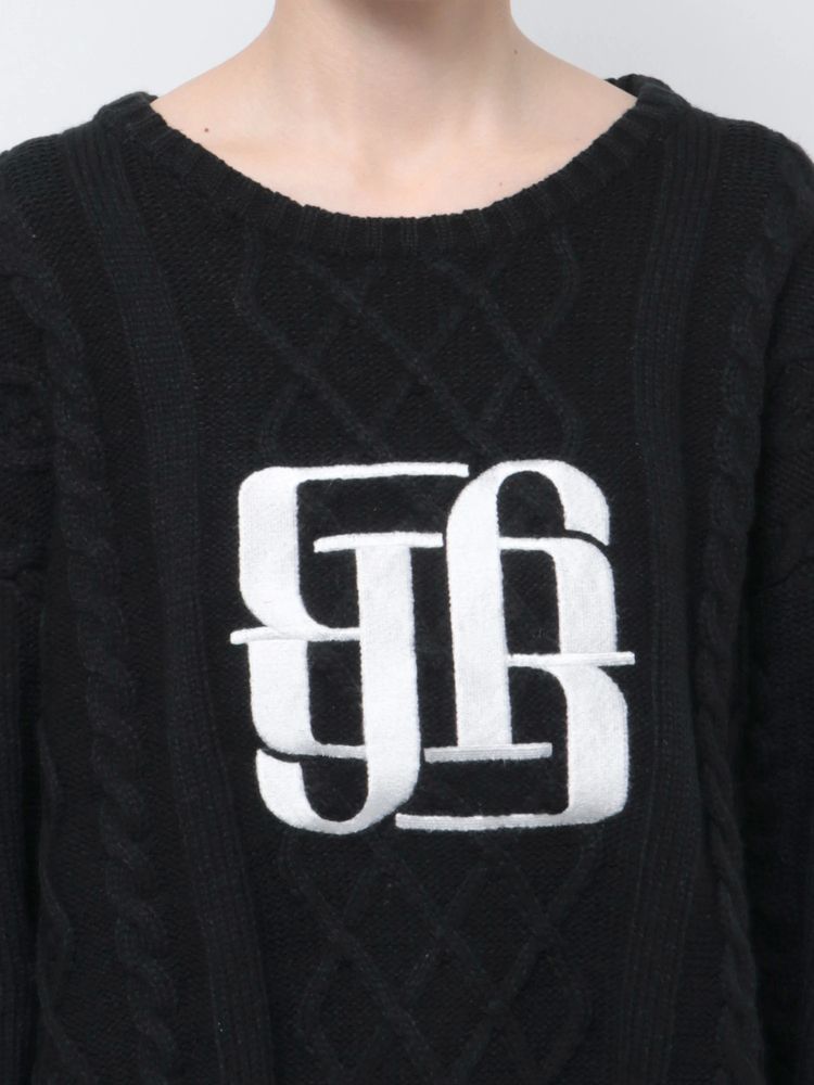 GYDA BIG GYGYロゴ刺繍ケーブルニットトップス
