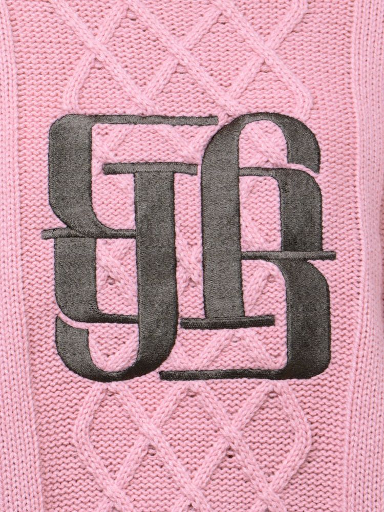 GYDA BIG GYGYロゴ刺繍ケーブルニットトップス