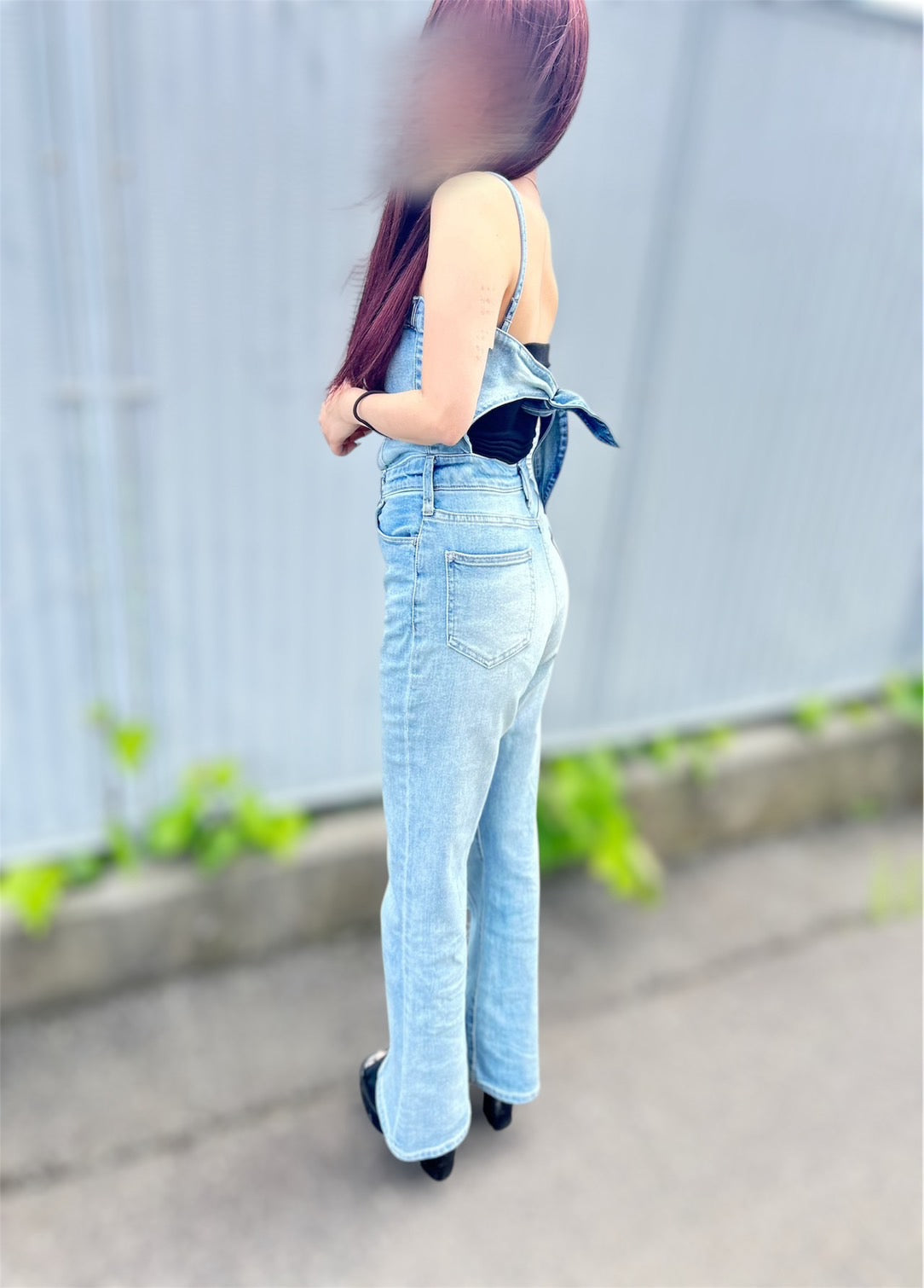 GYDA BACKリボンデニムロンパース
