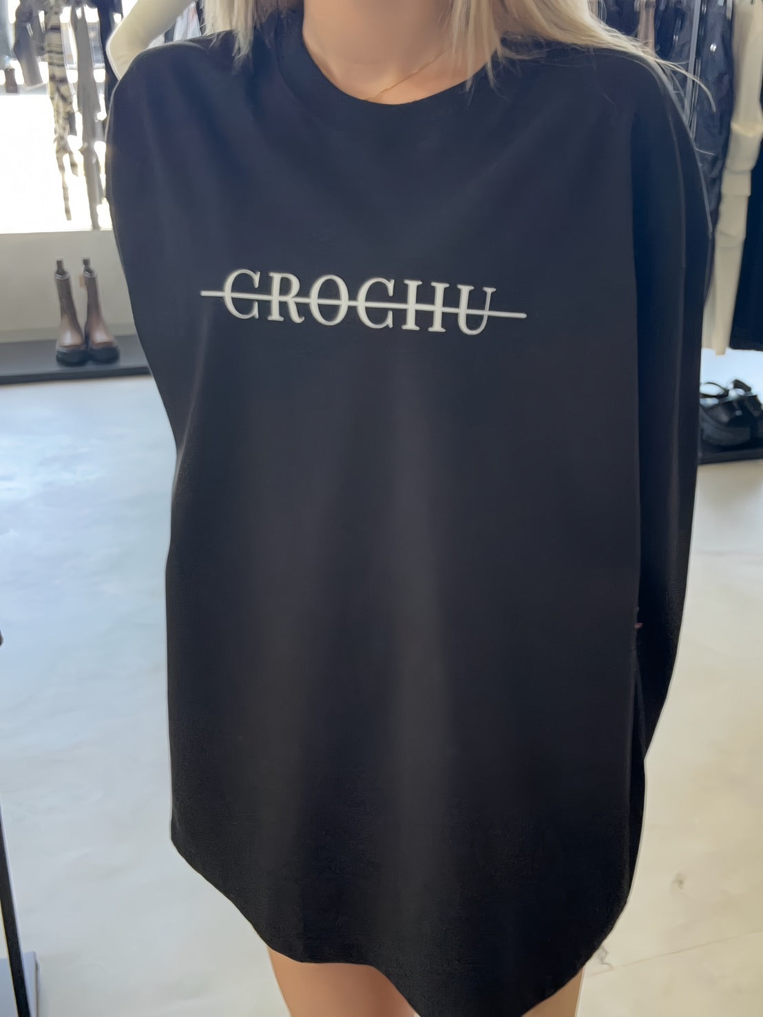 CROCHU ユニセックスBACKプリントロンT