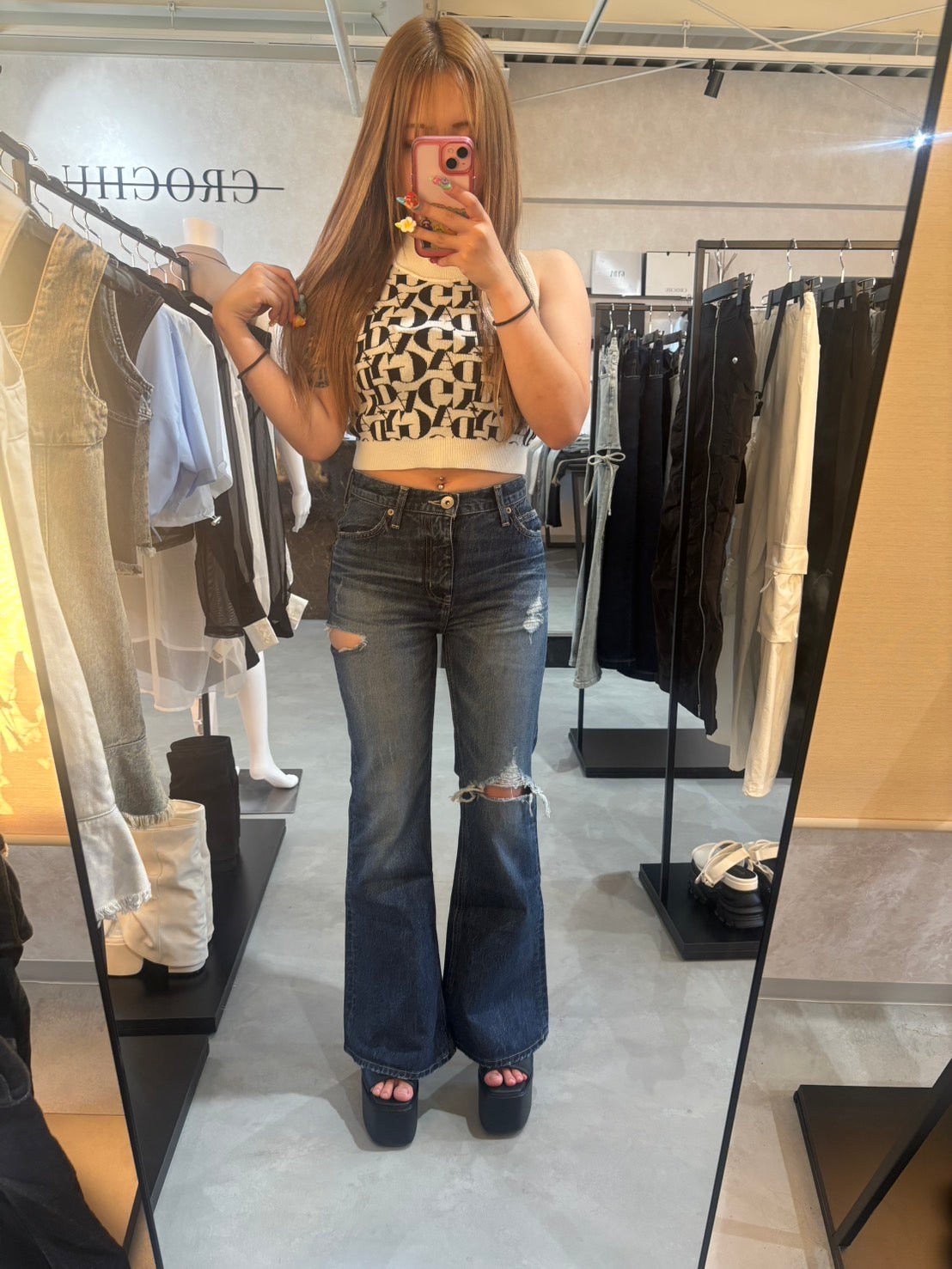 GYDA ミドルウエストSIDE RIPPEDフレアデニムパンツ
