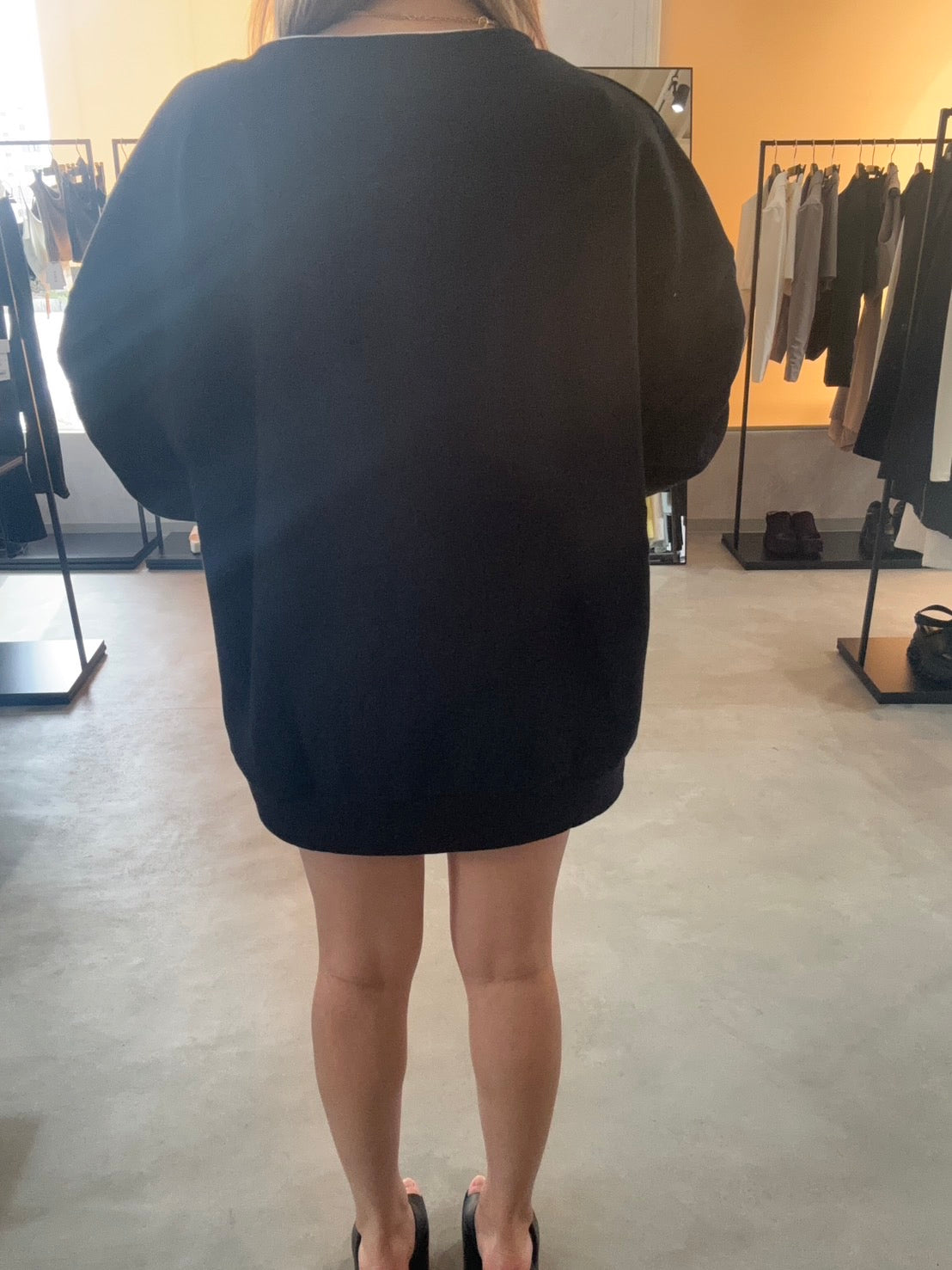 GYDA THINK STRAIGHTスウェットトップス