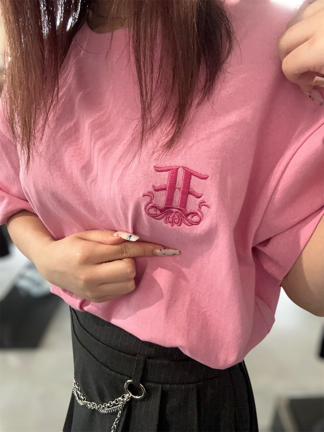 EVRIS E emblemカラーTシャツ