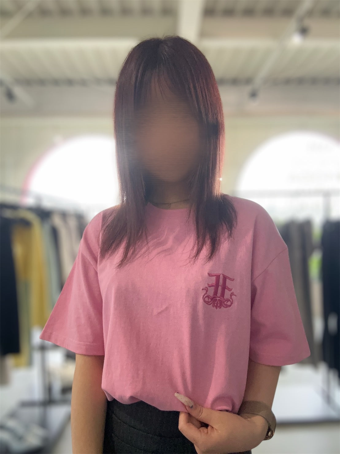 EVRIS E emblemカラーTシャツ