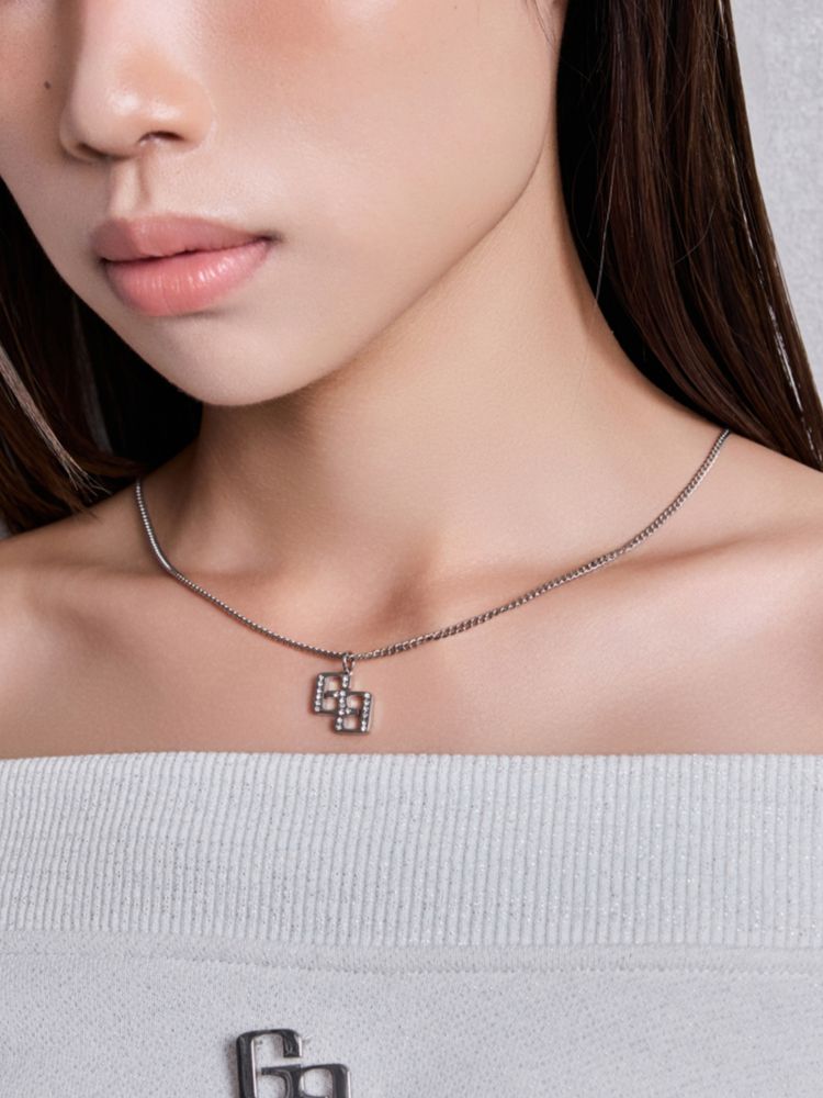 GYDA JEYSUS GGラインストーンネックレス