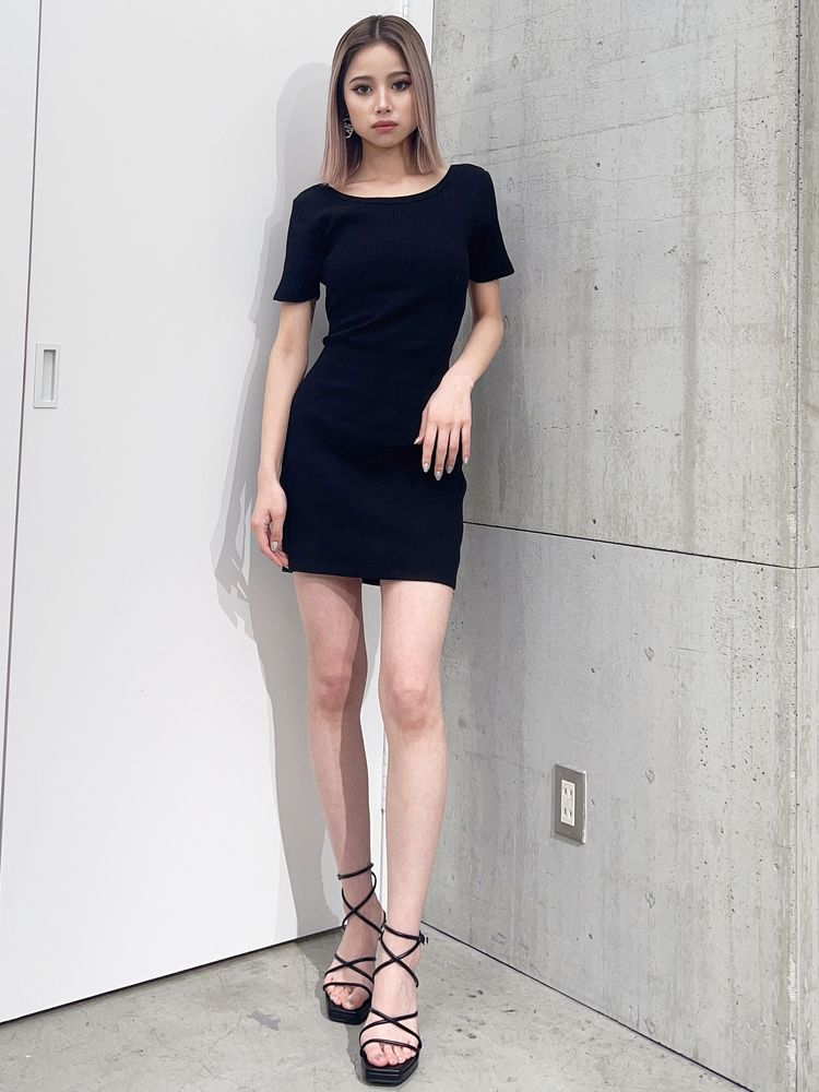 GYDA BACKリボンクルーネックワンピース