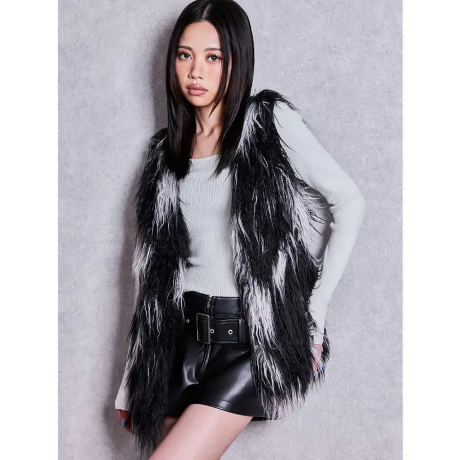 GYDA ベルト付きストレッチフェイクレザーショートパンツ