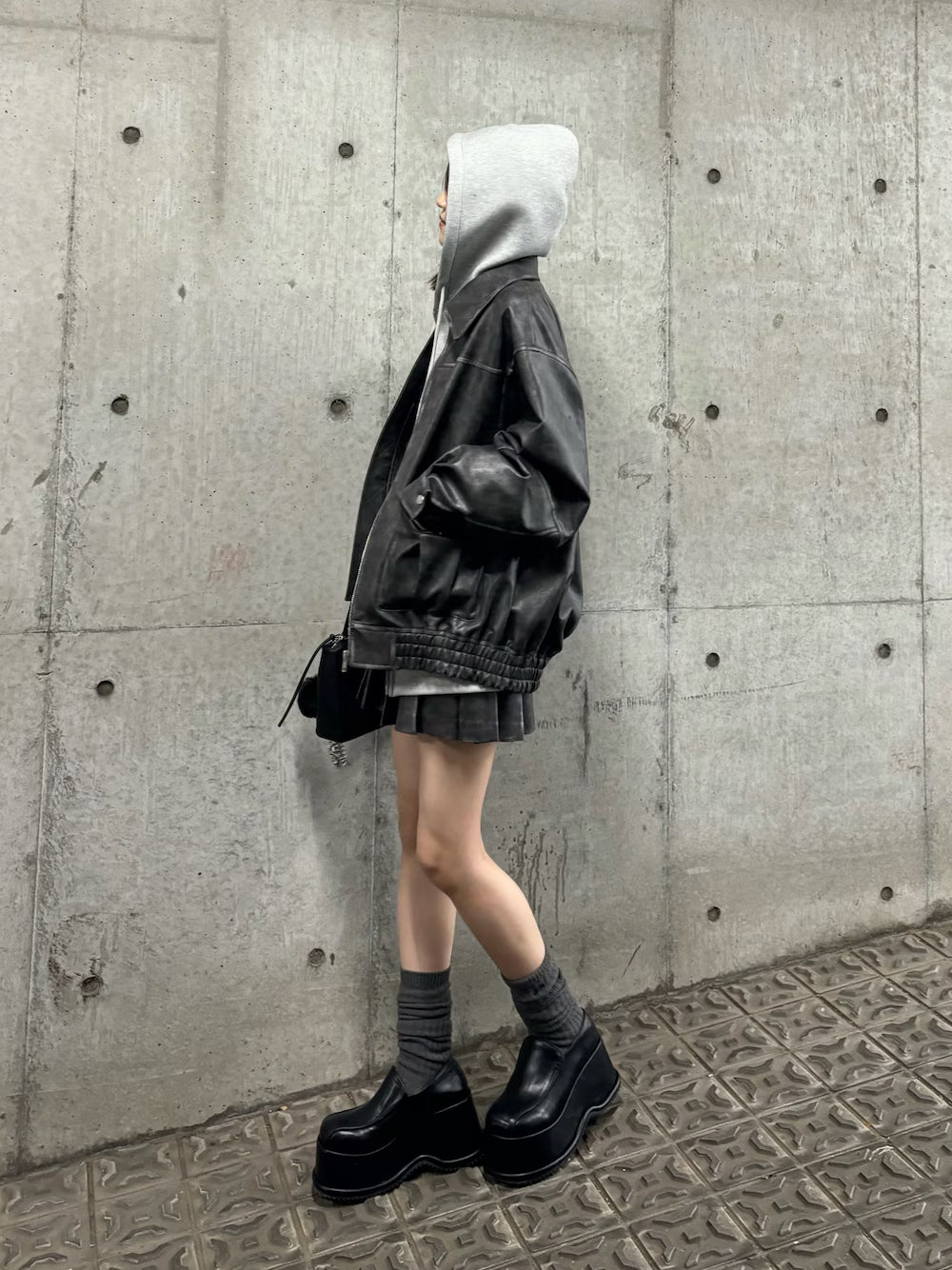 EMODA オーバージップフーディー