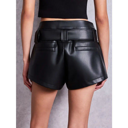 GYDA ベルト付きストレッチフェイクレザーショートパンツ