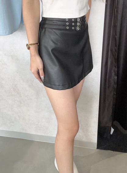 GYDA フェイクレザーベルトスカートライクショートパンツ