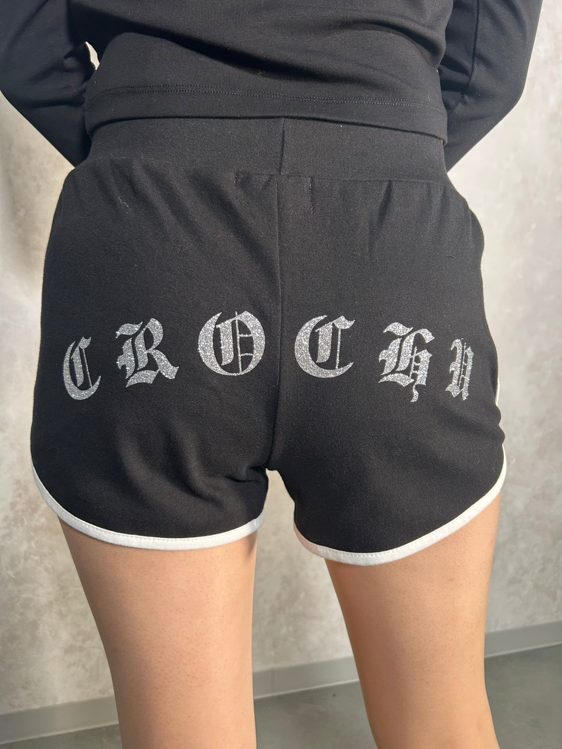 CROCHU GLITTE CROSS ショートトラックパンツ