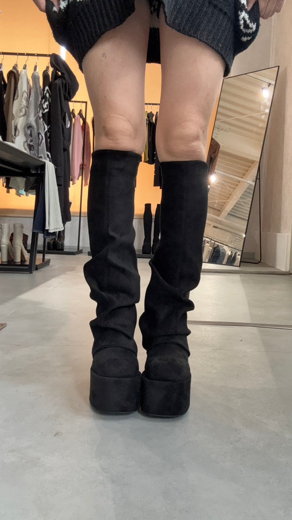 【新品未使用】EMODA カバーフィットブーツ　M ブラック　スエード EMODA ルーズフレアカバーフィットブーツ – CROCHU