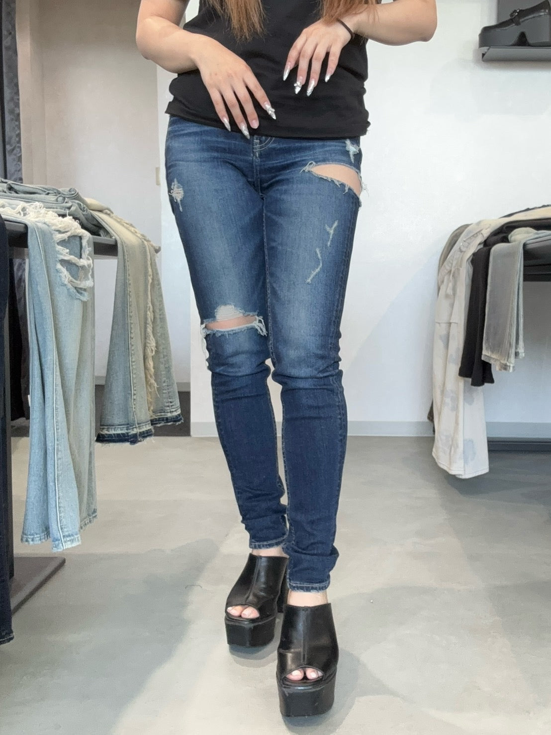 GYDA ミドルウエストSIDE RIPPEDスキニーデニムパンツ