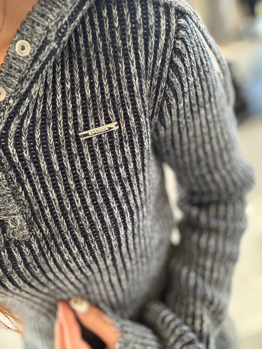 EMODA ダメージニットフーディ