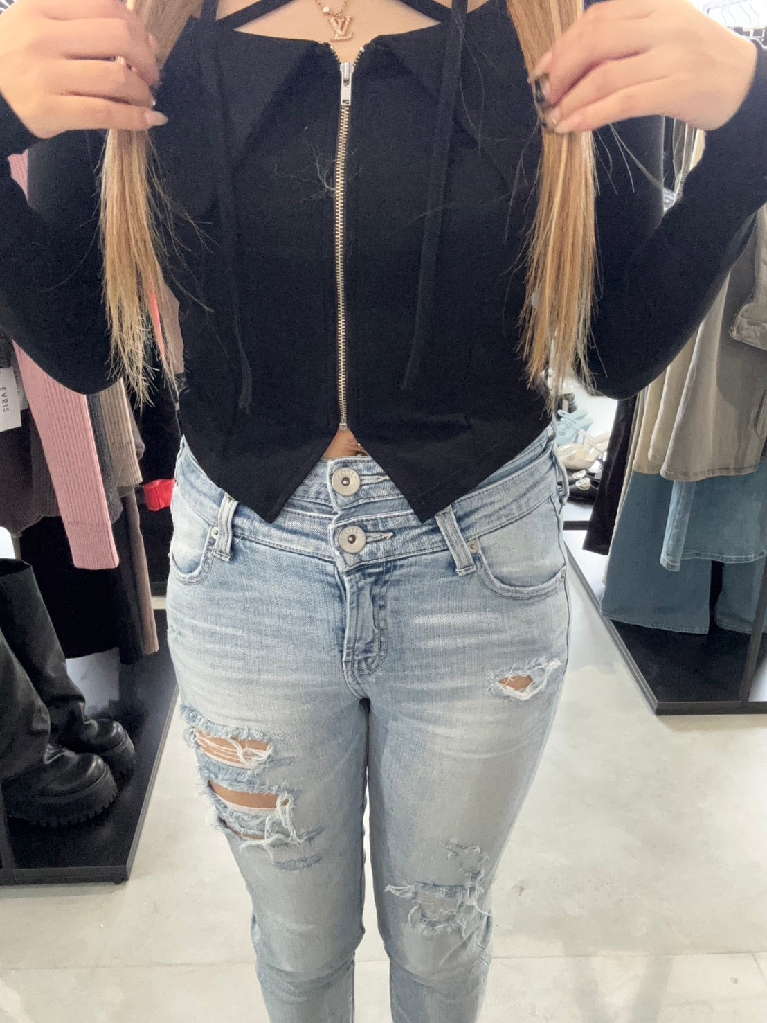 GYDA フロントZIPクロスチョーカーショートトップス